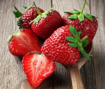 痛风能吃草莓吗?哪些水果对缓解痛风有帮助